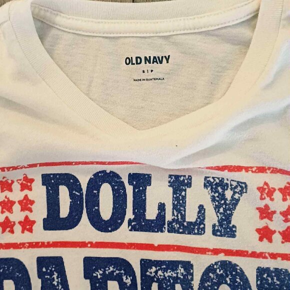 Dolly Parton Graphic T-Shirt - Picture 3 of 4